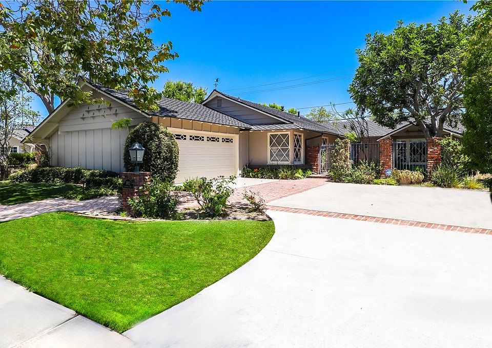 1st image of 3021 Coleridge Dr