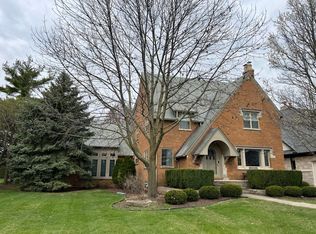 182 S Kenmore Ave, Elmhurst, IL 60126