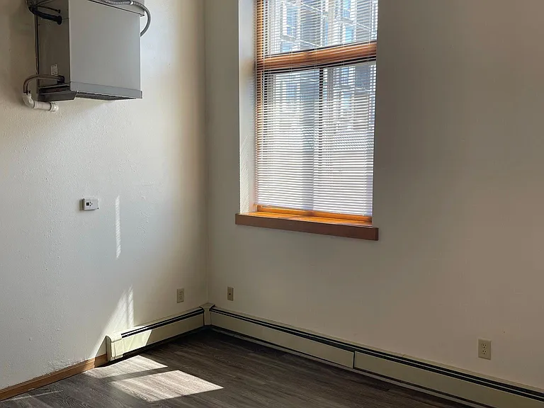 332 E Washington St #3 — Photo 5