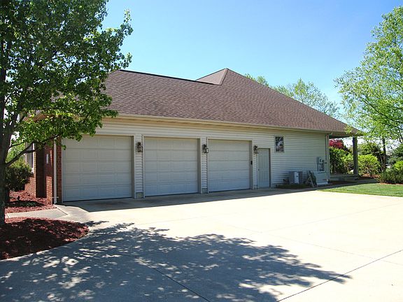 5th image of 15 Oakfield Dr