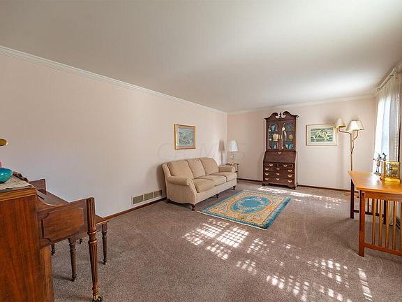 4th image of 850 Bluffview Dr