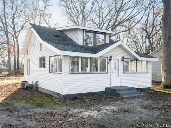 62 S Kensington St, Muskegon, MI 49442