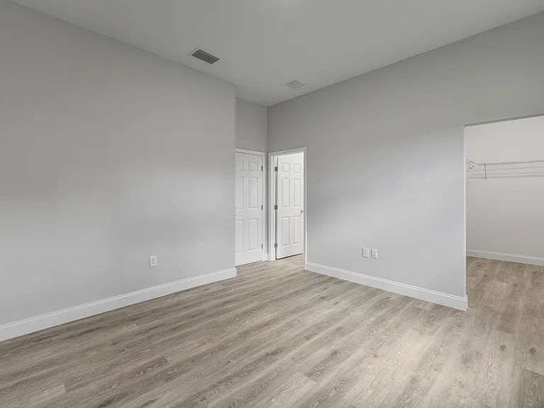 1051 Milwaukee Blvd — Photo 10