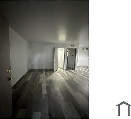 1st image of 5647 Gaston Ave #216