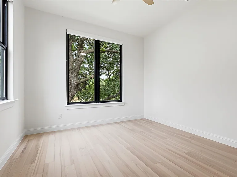 3135 Walnut Hill Ln — Photo 25
