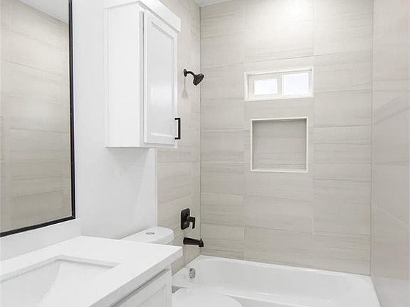 5th image of 601 N Alexandrite Ave #1