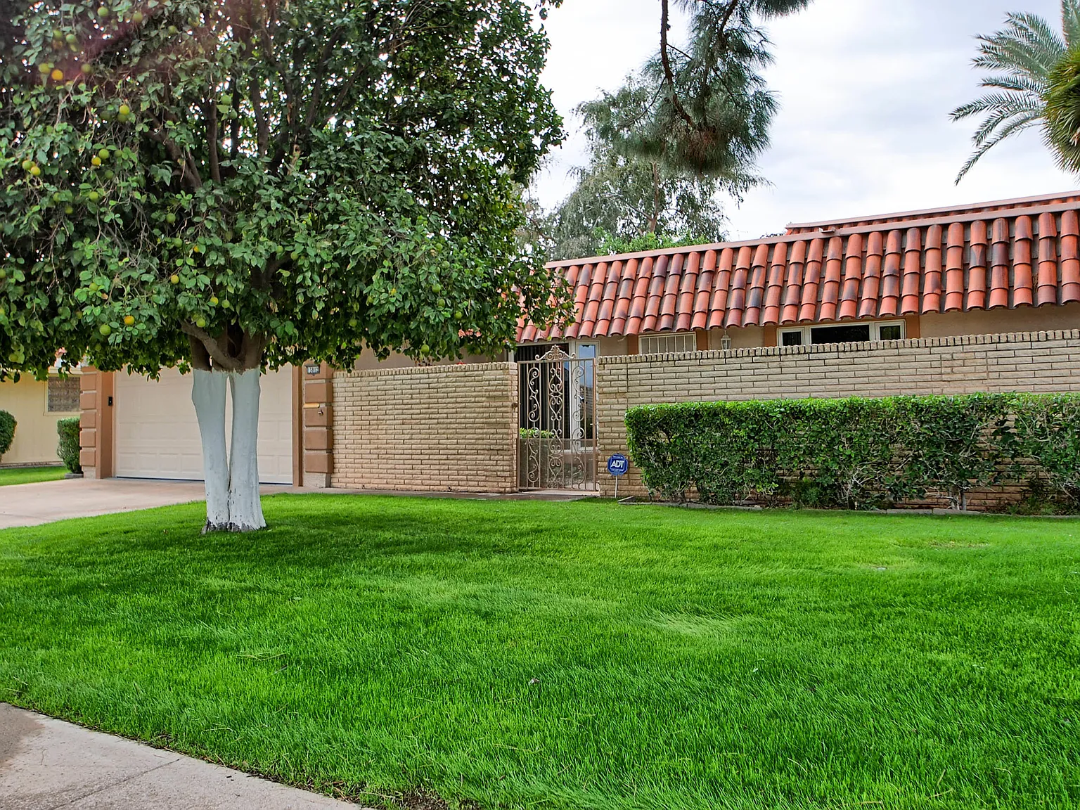 2 bed, 2.0 bath, 1660 sqft, $2,100 — Photo 2
