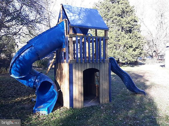 5th image of 307 Central Dr
