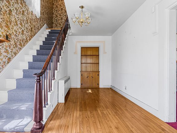 2nd image of 49 Maple St