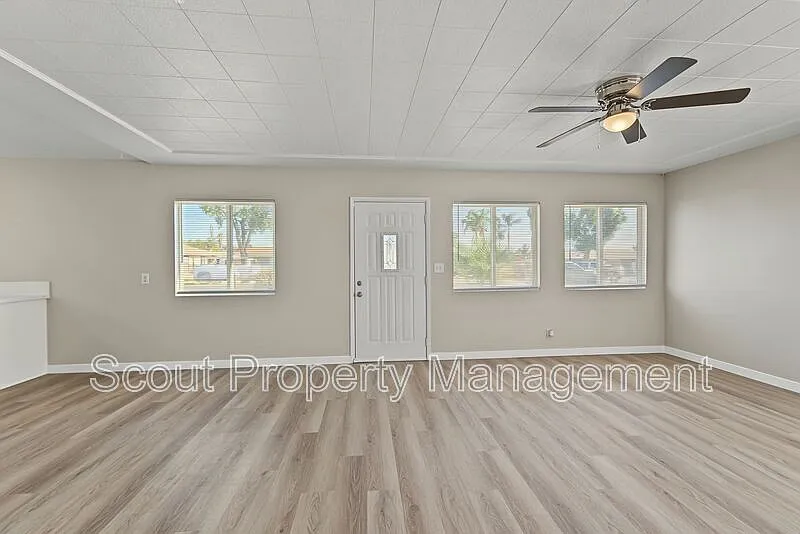 2 bed, 1.0 bath, 960 sqft, $2,000 — Photo 3