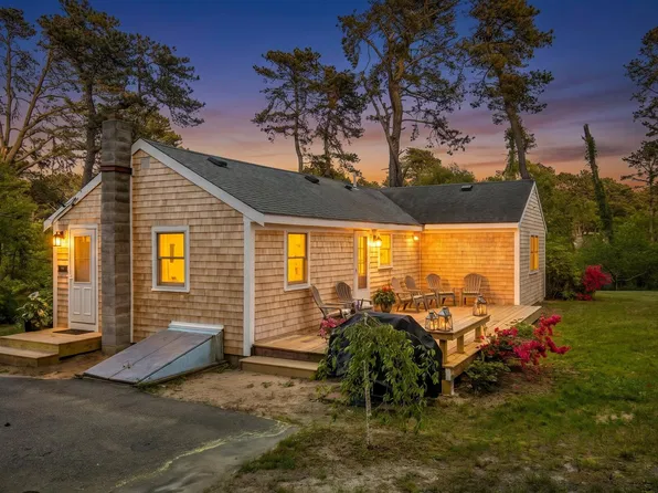 15 Barker Street, Wellfleet, MA 02667