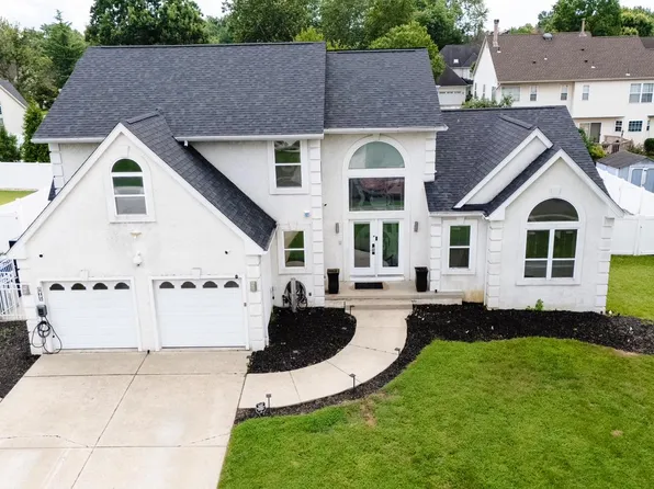 102 Smethwycke Dr, Cinnaminson, NJ 08077