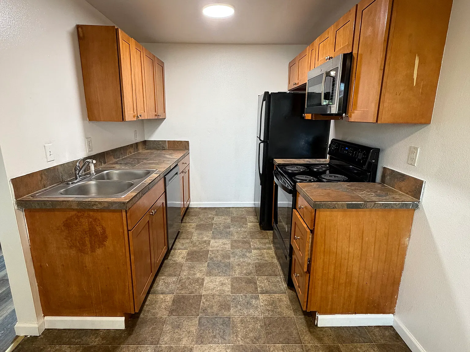 2 bed, 930 sqft, $1,795 — Photo 2