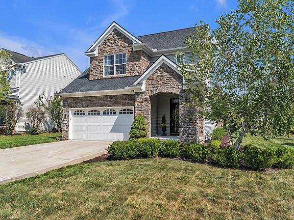 3rd image of 481 Hickory Bluff Ln