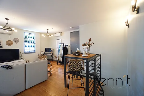 Rented by Rennit Inc. | media 33