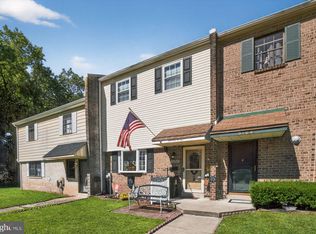 5102 Lighthouse Ln, Bensalem, PA 19020