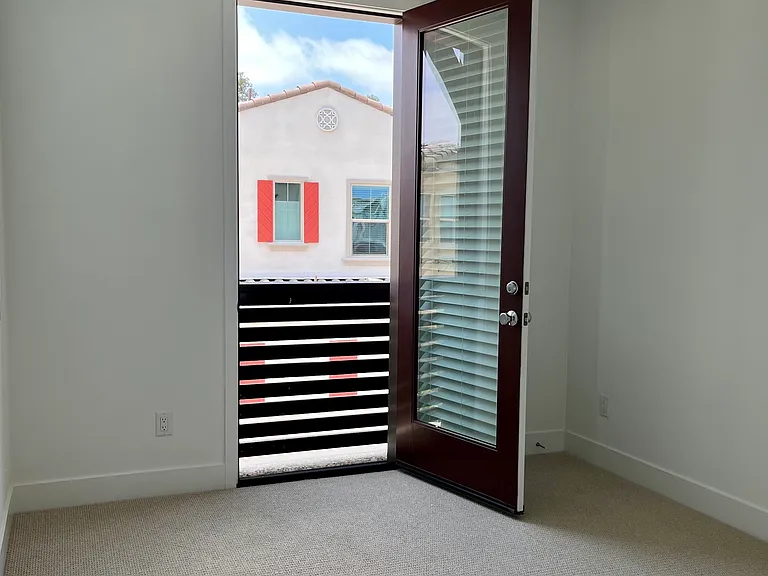 740 Edward Scholle Dr — Photo 20