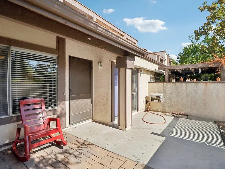 24686 Golfview Dr — Photo 42