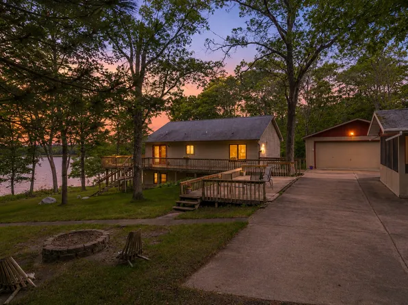 N14382 Island View Rd, Minong, WI 54859
