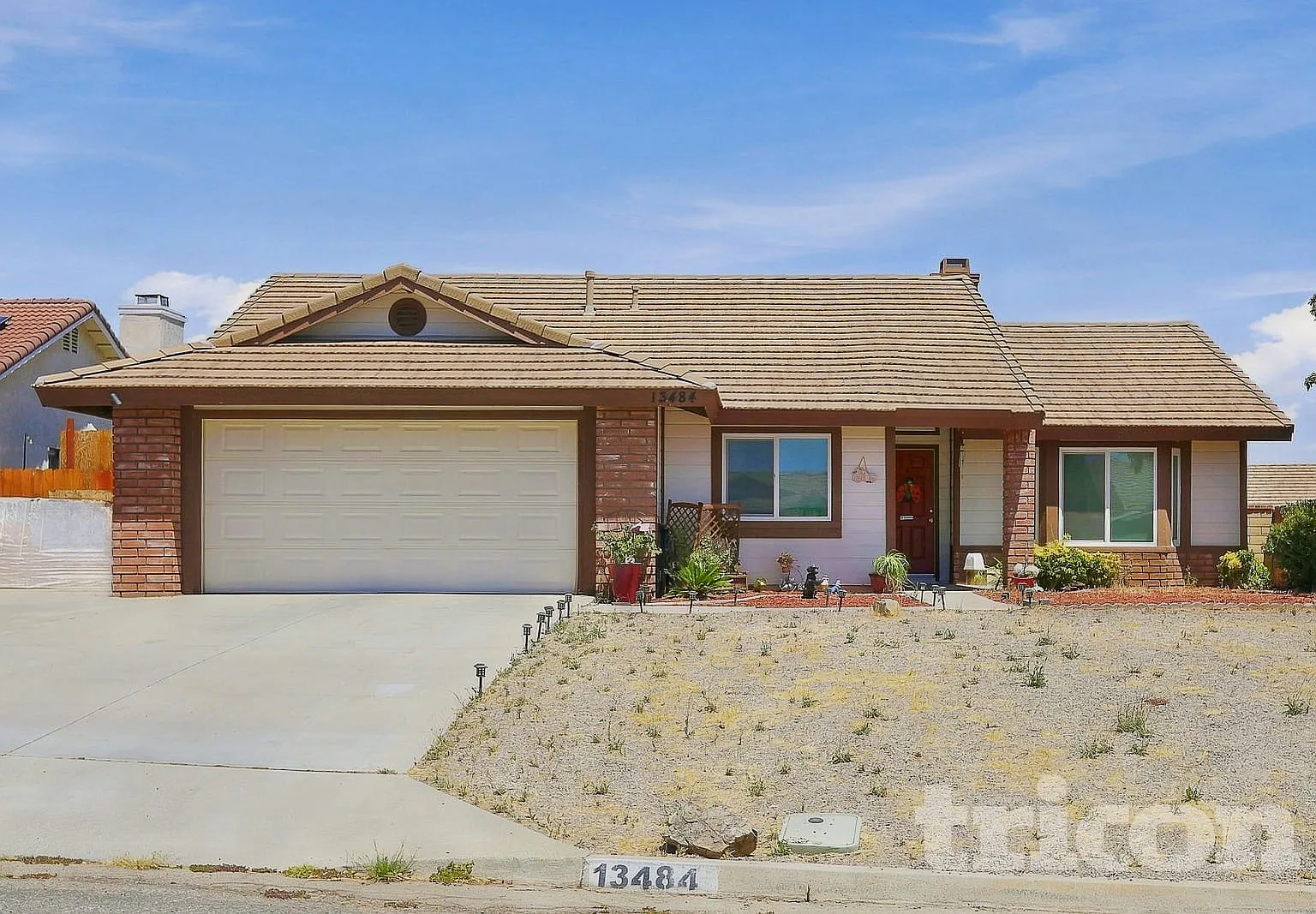 13484 Buena Vista Drive Hesperia CA — Photo 1