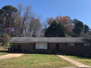 1415 Drumcliffe Rd, Winston Salem, NC 27103