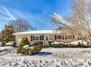 10 Lucille Dr, South Setauket, NY 11720