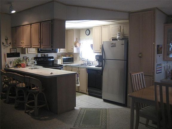 4th image of 6615 SE 52nd St