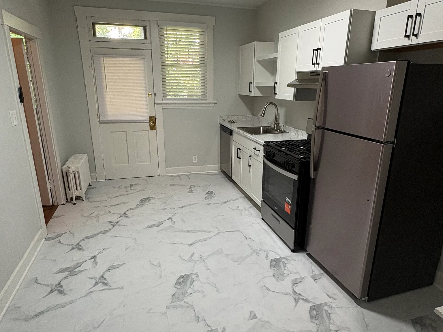 1 bed, 850 sqft, $1,295 — Photo 4