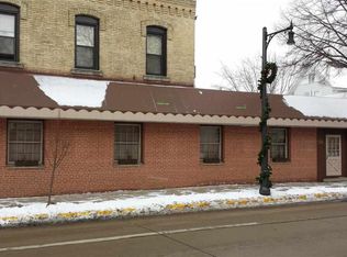 107 W Main St, Sun Prairie, WI 53590