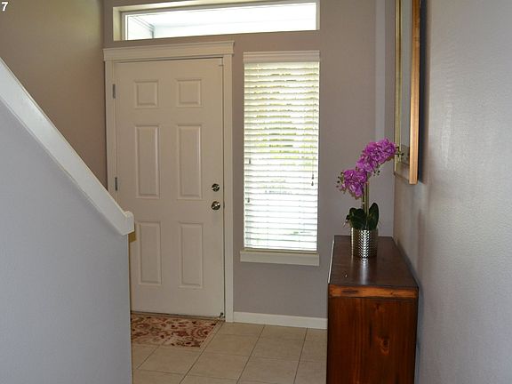 3rd image of 2307 NE 139th Cir