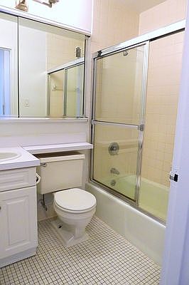5th image of 400 E 71st St APT 12M