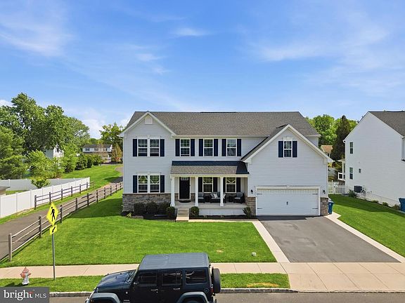 2nd image of 1054 Domino Ln