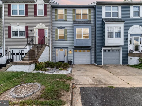 305 Backridge Ct, Fredericksburg, VA 22406