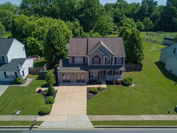2nd image of 205 Redden Ln
