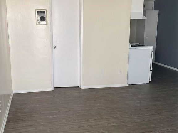 4th image of 13637 Cordary Ave APT 44
