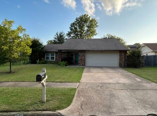1712 S Yellowood Ave W, Broken Arrow, OK 74012