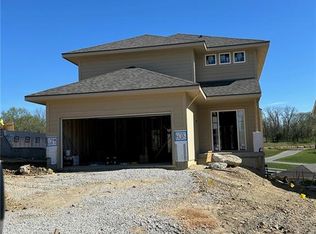 16076 Ryan Cir, Parkville, MO 64152