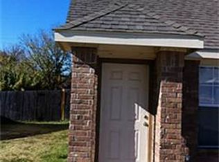 319 Queens Ct S APT B, Mansfield, TX 76063