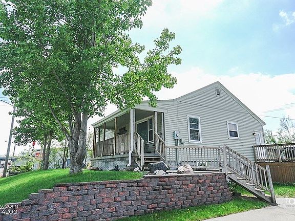 3rd image of 118 N Grace Ave
