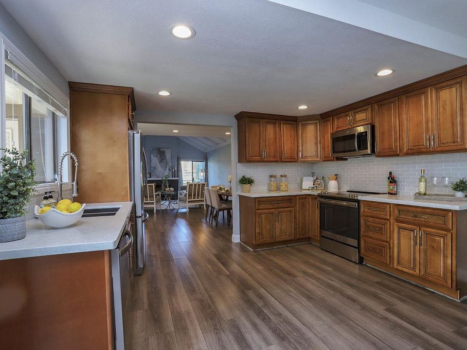 1st image of 6112 Montgomery Ct