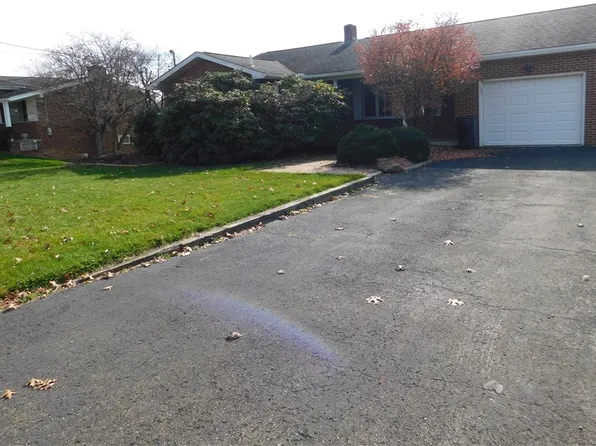 1540 6th St, Waynesburg, PA 15370