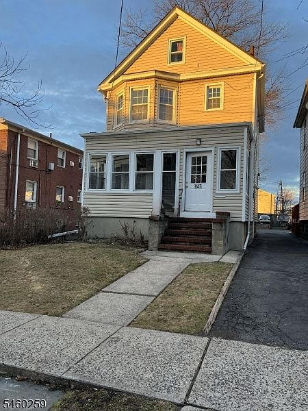 1st image of 947 Grove St