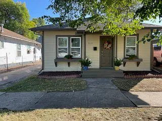 619 20th St N — Photo 11