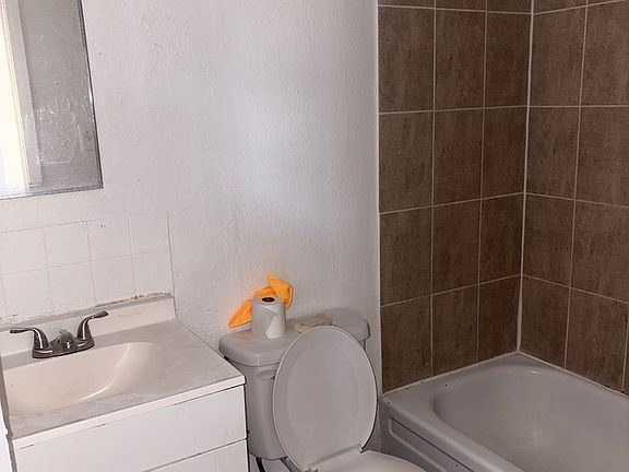 4th image of 6522 NE 12th Ave #1