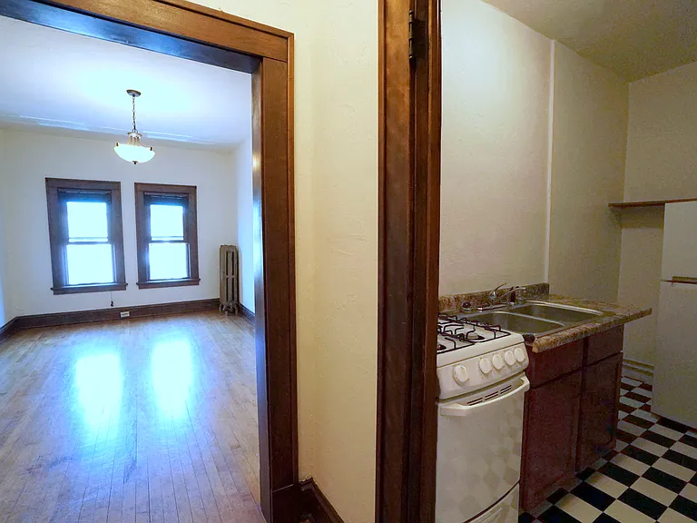 225 Place Apartments — Photo 28