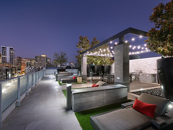 Rooftop Terrace Lounge