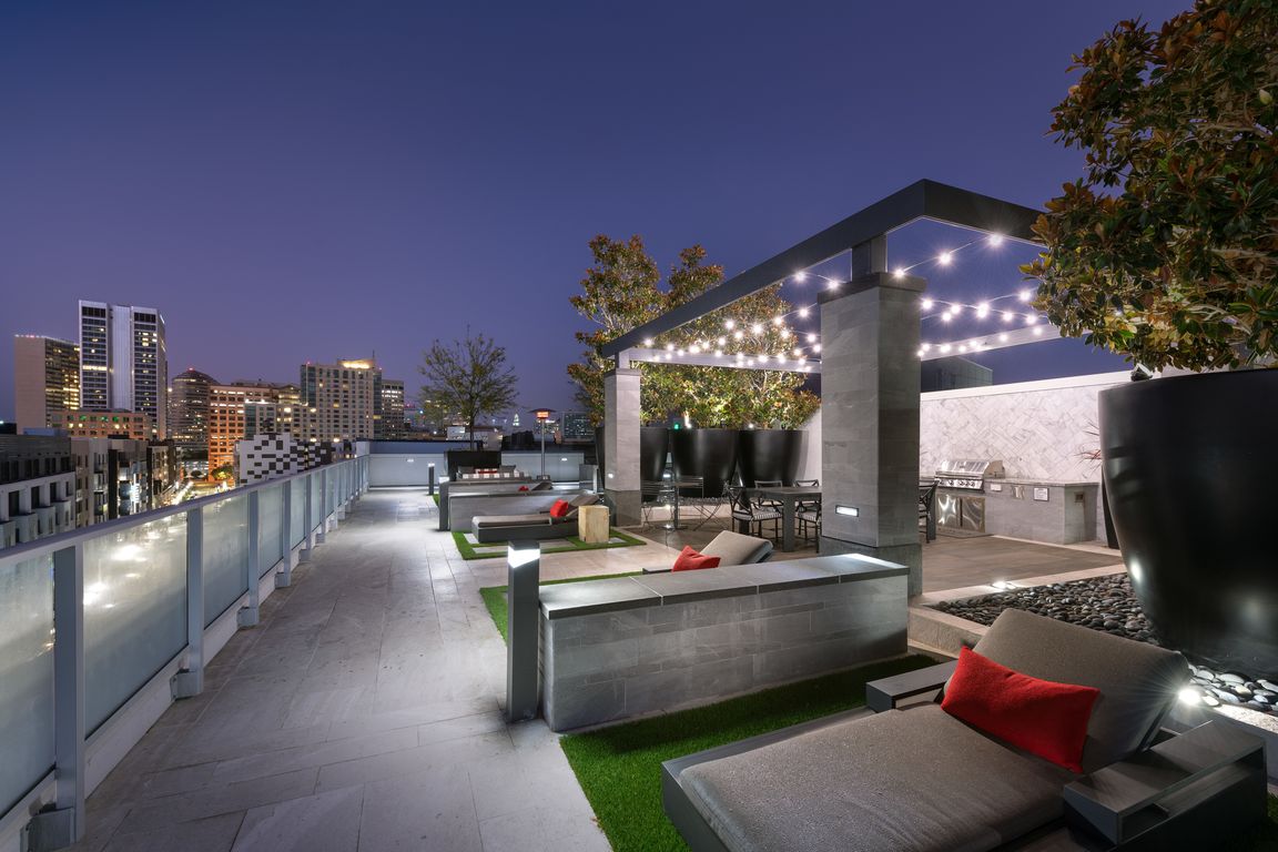 Rooftop Terrace Lounge