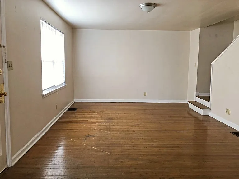 Nola Court Apartments — Photo 136