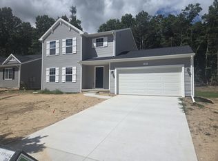 1203 Cedarwood Dr, Greenville, MI 48838