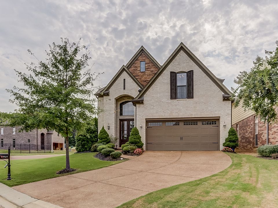 1st image of 890 Winter Leaf Dr